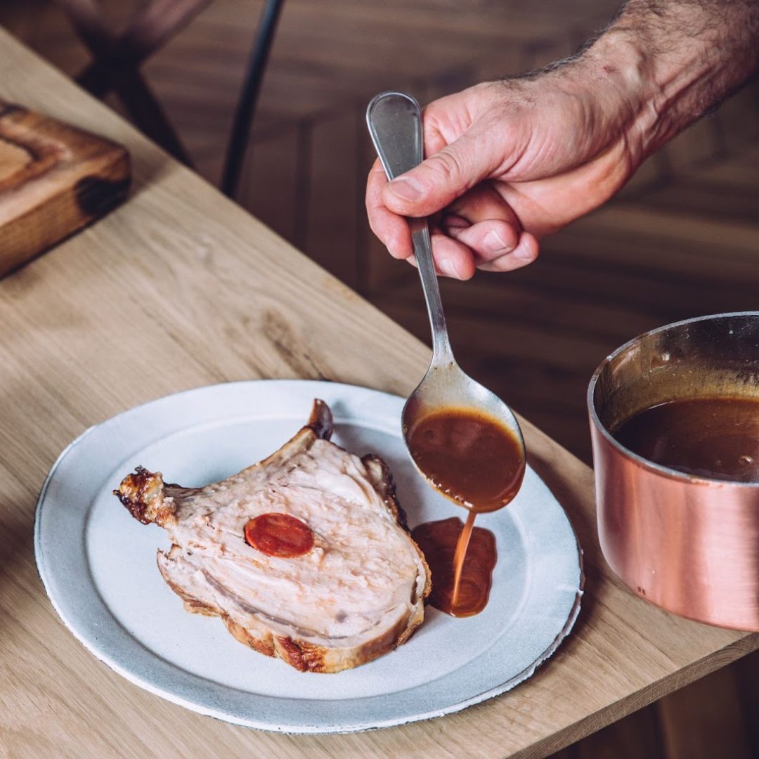 Carré de Veau au chorizo et gratin de pommes de terres, céleri rave et champignons